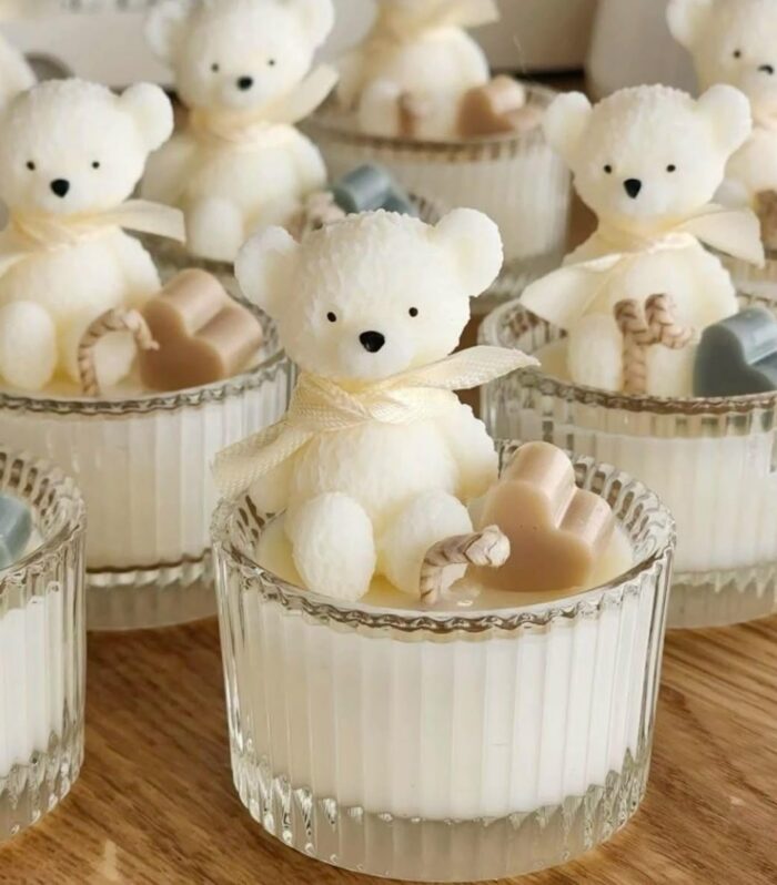 CANDLES_CABINET Teddy Candle With Heart - Pack of 1
