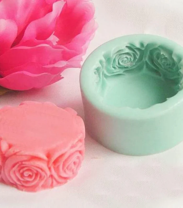 Round Rose Flower Column Candle Mould